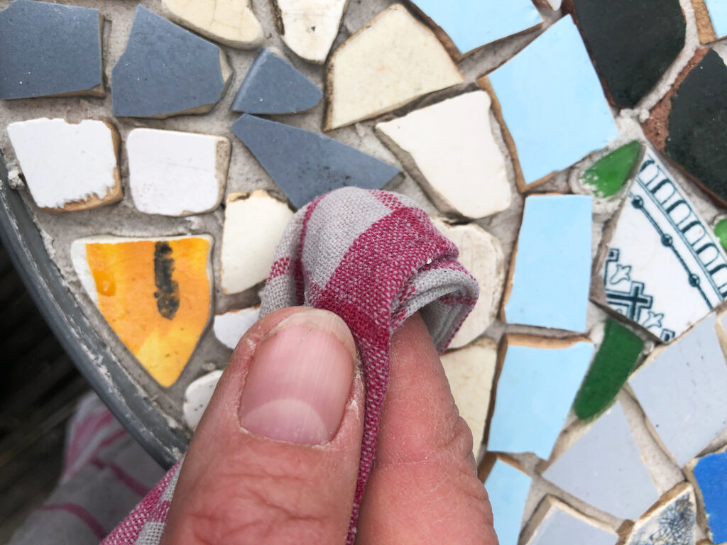 Upcycling Mosaik aus Scherben Work in progress